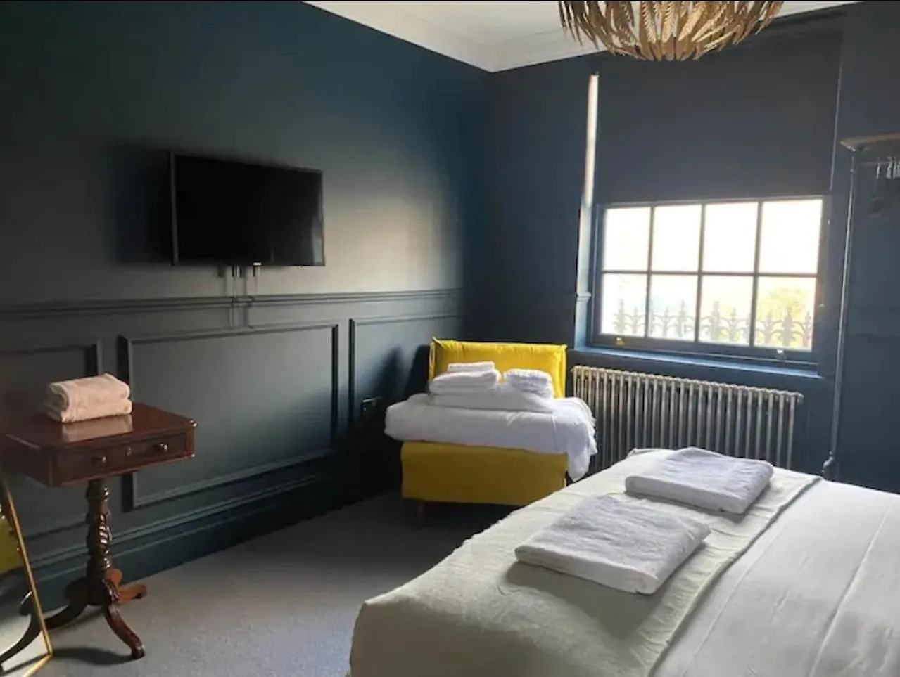 Ideal Location, Perfect Townhouse For Your Getaway Near Brighton Seafront And Pier , Blue House Short Lets